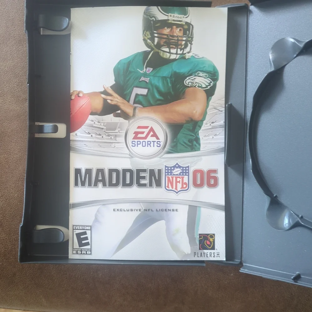 EA Sports Madden NFL 06 PC Game - Green